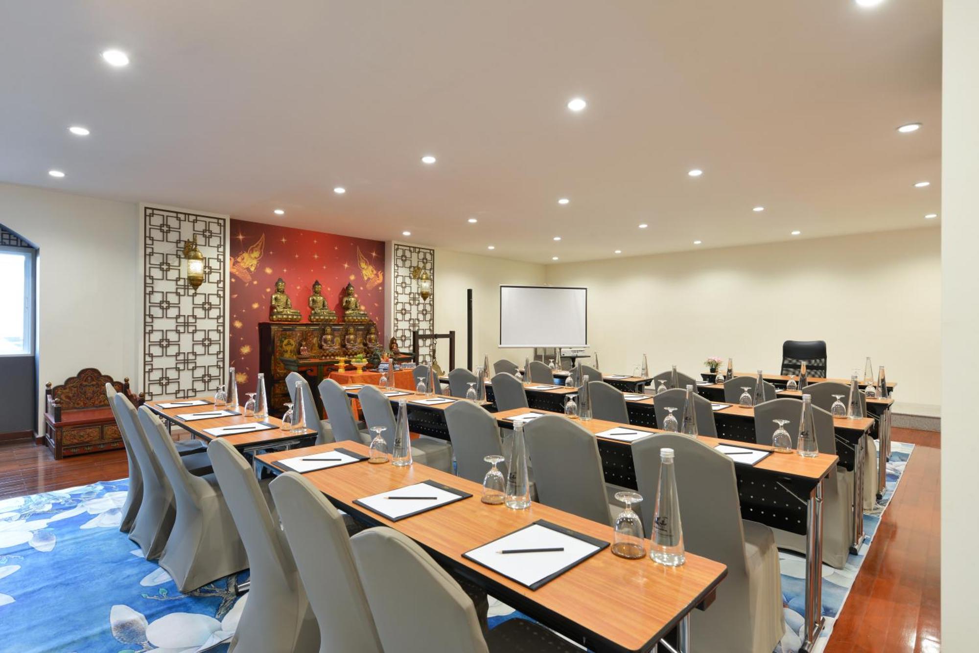 Villa De Pranakorn بانكوك المظهر الخارجي الصورة Meeting room at the hotel