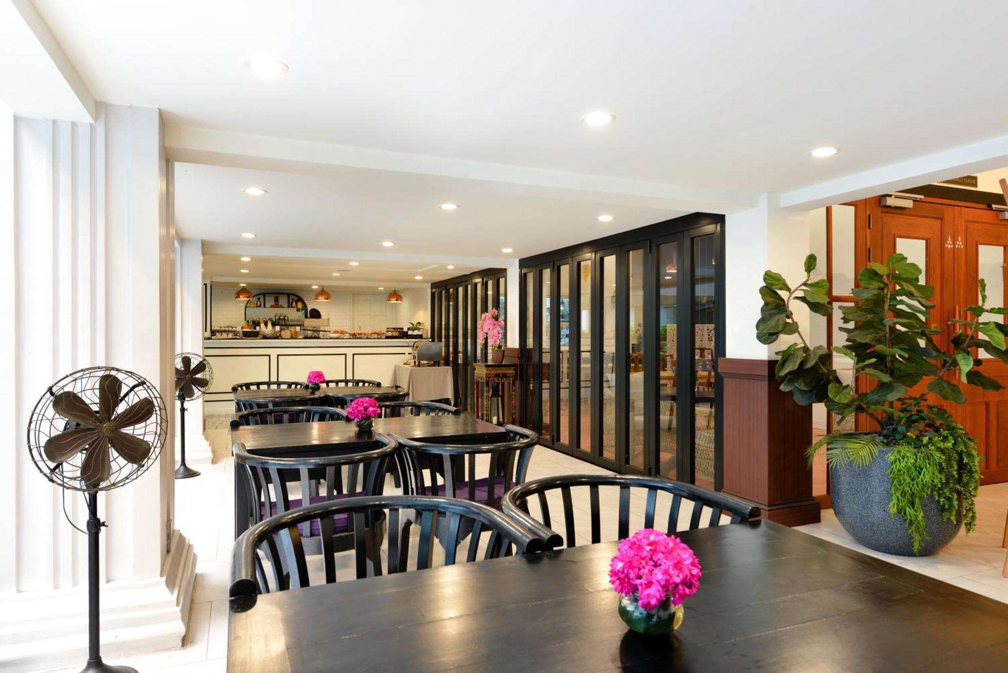 Villa De Pranakorn بانكوك المظهر الخارجي الصورة The interior of the restaurant