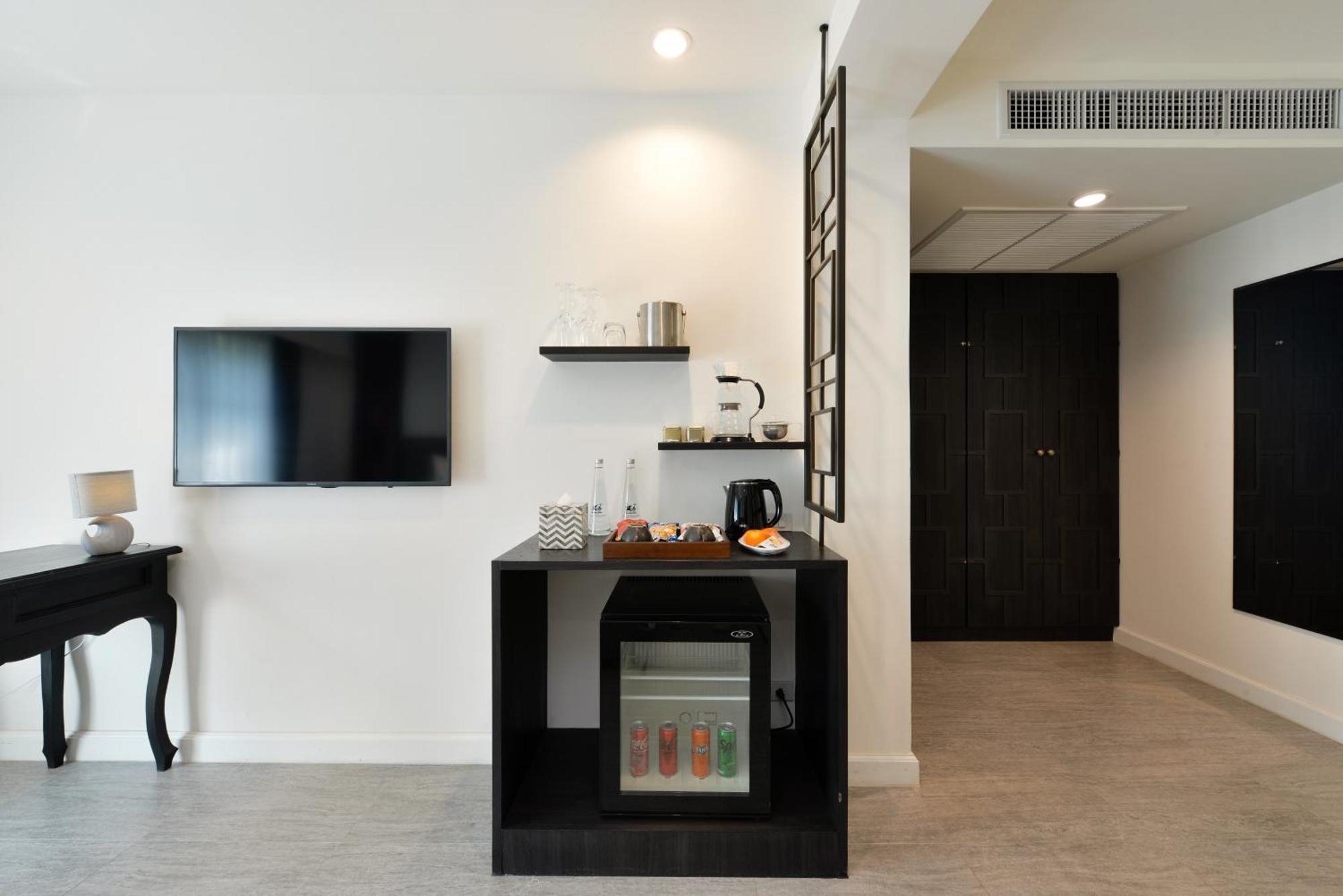 Villa De Pranakorn بانكوك المظهر الخارجي الصورة A wet bar in a hotel room