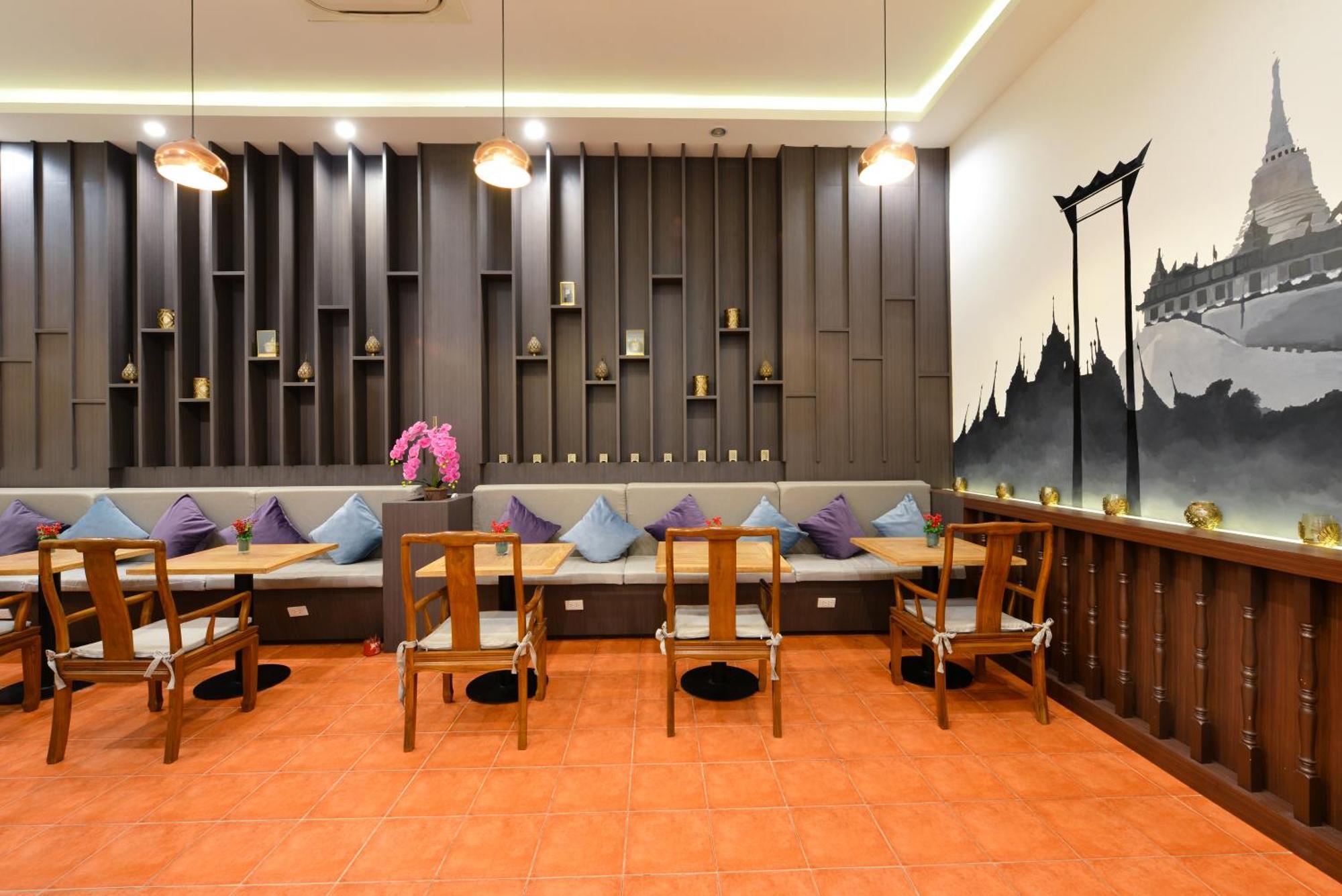 Villa De Pranakorn بانكوك المظهر الخارجي الصورة Interior of a Thai restaurant